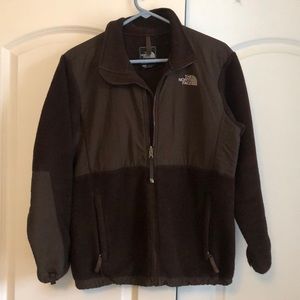 Girl’s XL brown north face Denali jacket